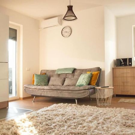 5 Dream Apartment 5 Cu Parcare Privata Oradea Exteriör bild