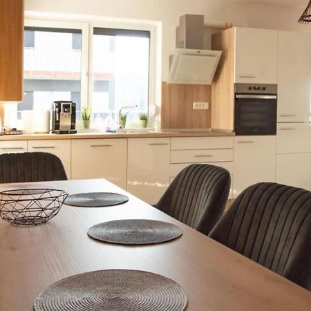 5 Dream Apartment 5 Cu Parcare Privata Oradea Exteriör bild