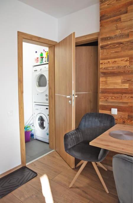 5 Dream Apartment 5 Cu Parcare Privata Oradea Exteriör bild